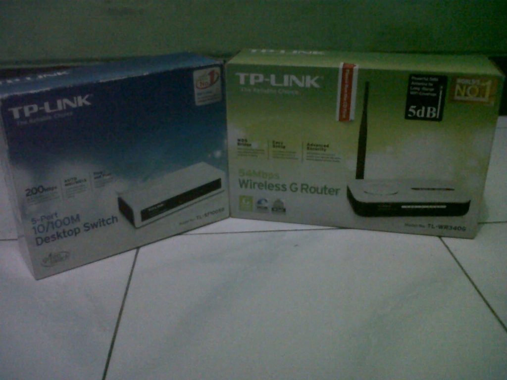TP-Link TL-SF1005D wireless router