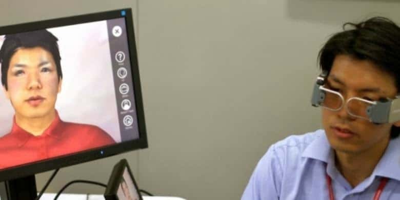 Kacamata Penerjemah Bahasa dari Jepang