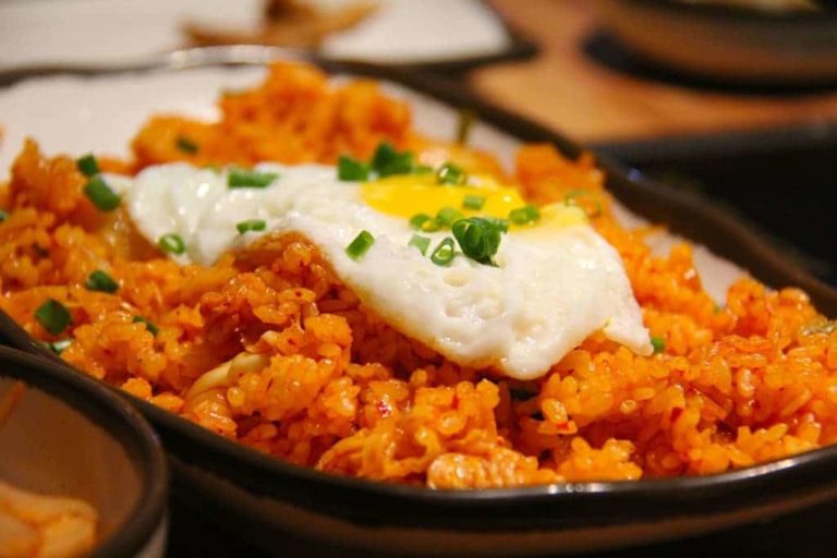 Ilustrasi cara membuat nasi goreng dalam bahasa inggris indonesia
