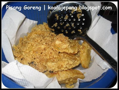 Pisang goreng diangkat atau dikeringkan 