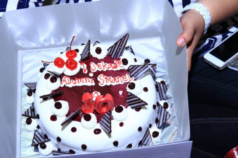 Kue 1 Dekade Smanel atau Smunel.